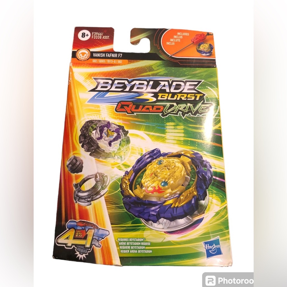 Beyblade Burst Quad Drive 4 in 1 / Vanish Fafnir F7 / spinning top starter pack